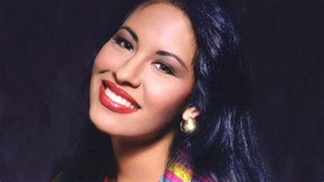 how tall is selena quintanilla|Selena Quintanilla Bio, Net Worth, Husband, Age,。